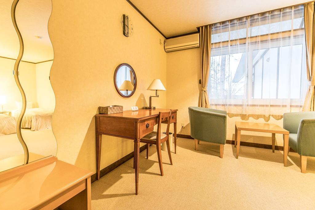 Petit Hotel Enchante Хакуба Екстериор снимка