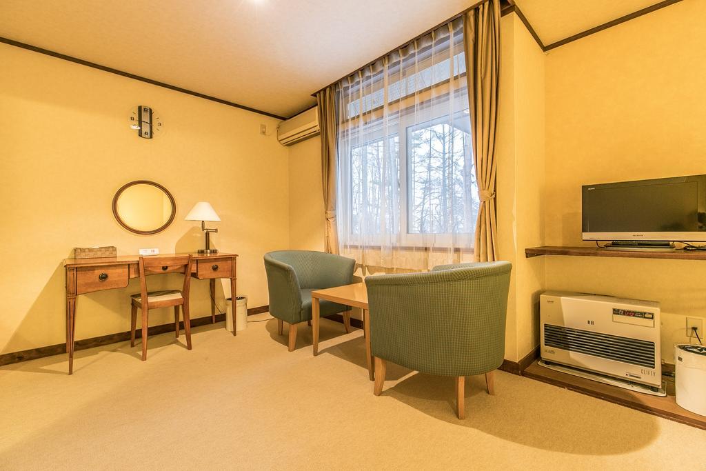 Petit Hotel Enchante Хакуба Екстериор снимка